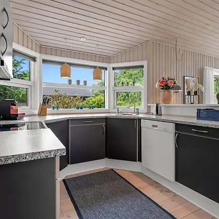 Rise - 600m From The Sea By Interhome Semesterbostad *