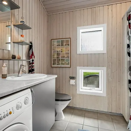 Holiday home Rise - 600m From The Sea By Interhome *