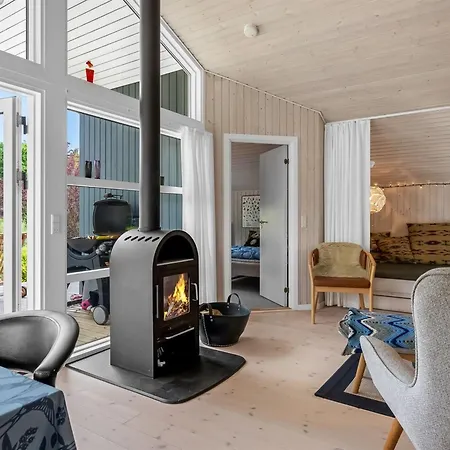 Rise - 600m From The Sea By Interhome *
